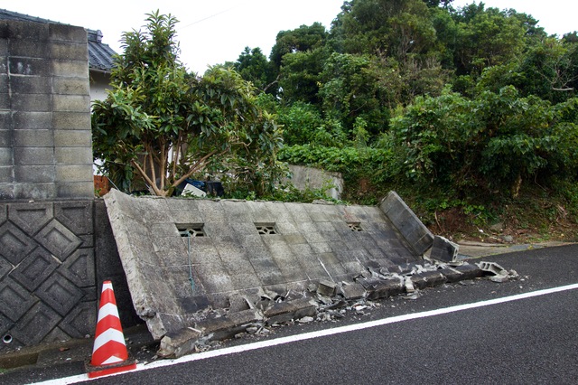 倒壊したブロック塀